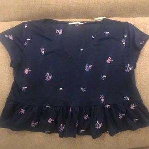 ❄️3/$20❄️ Francesca's Navy Ruffle Crop Top